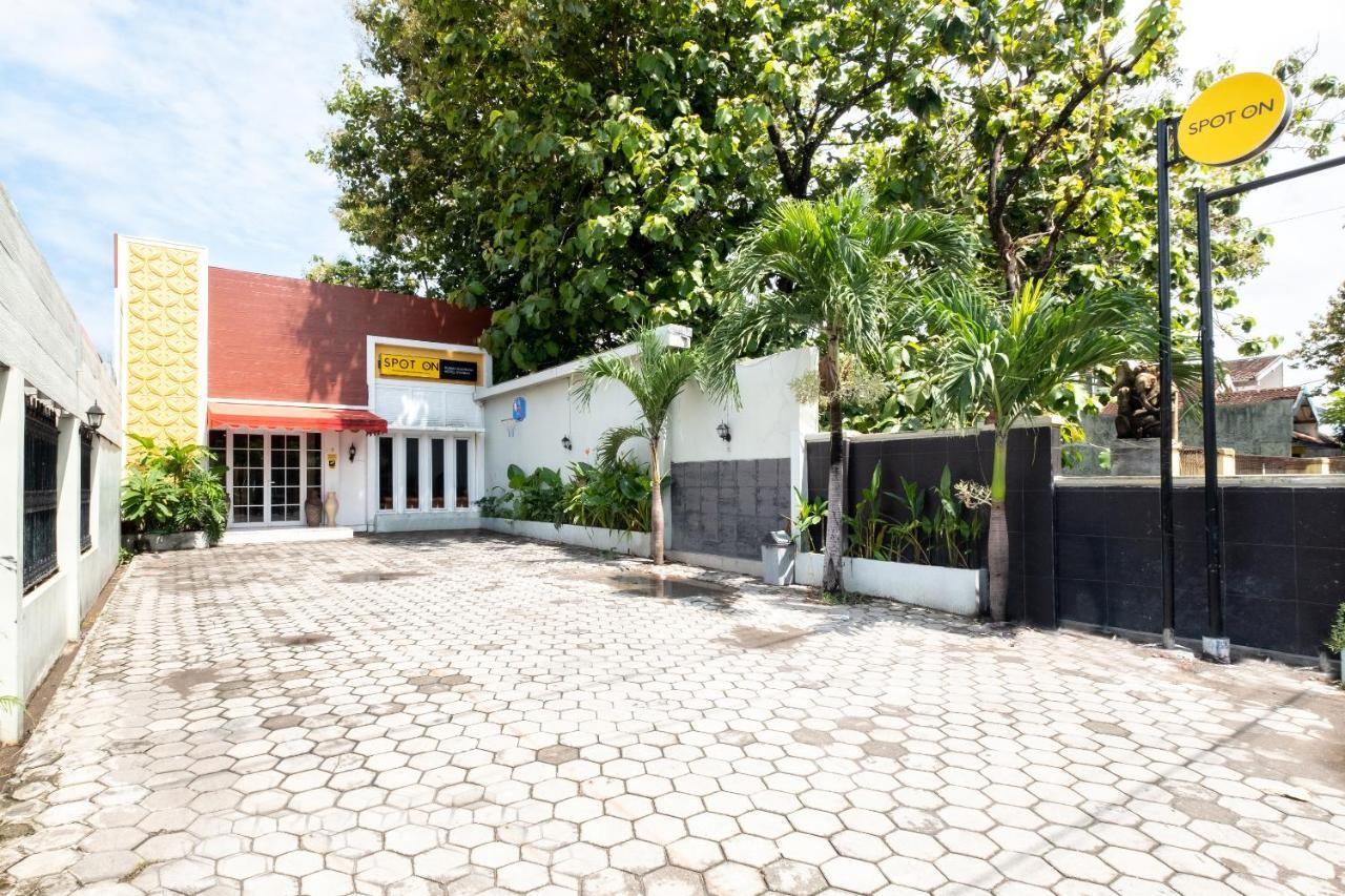 יוגיאקרטה Spot On 2419 Rumah Nugraha Hotel Syariah מראה חיצוני תמונה